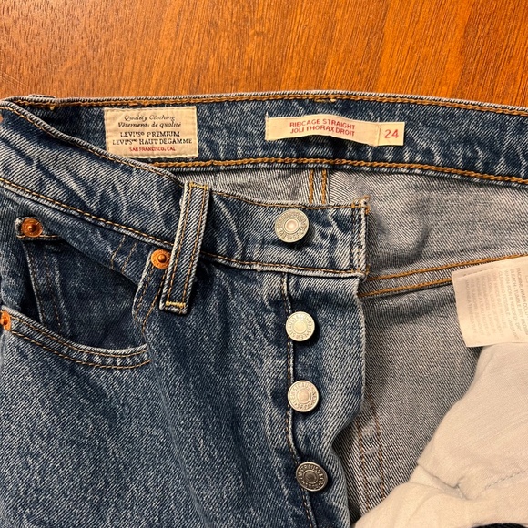 Levi's Ribcage Jeans - Picture 9 of 9